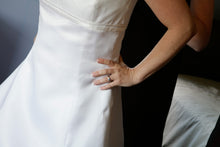 Load image into Gallery viewer, Vera Wang &#39;Emily&#39; size 18 used wedding dress front view close up on bride
