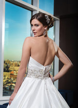 Load image into Gallery viewer, Justin Alexander &#39;Classic Ballgown&#39; - JUSTIN ALEXANDER - Nearly Newlywed Bridal Boutique - 2
