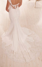 Load image into Gallery viewer, Essence of Australia &#39;1897&#39; size 10 new wedding dress back view on model
