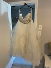 Load image into Gallery viewer, David&#39;s Bridal &#39;9WG4007&#39;
