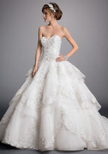 Load image into Gallery viewer, Eve of Milady &#39;4323&#39; - eve of milady - Nearly Newlywed Bridal Boutique - 3
