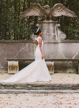 Load image into Gallery viewer, Madison James &#39;15&#39; size 2 used wedding dress side view on bride

