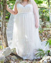 Load image into Gallery viewer, Lillian West &#39;6481&#39; size 20 used wedding dress front view on bride
