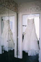 Load image into Gallery viewer, Monique Lhuillier &#39;Madison&#39; - Monique Lhuillier - Nearly Newlywed Bridal Boutique - 2
