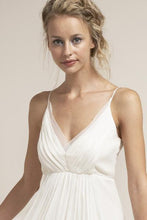 Load image into Gallery viewer, Saja &#39;HB6622&#39; size 2 used wedding dress front view close up on model
