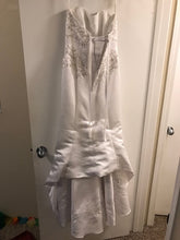Load image into Gallery viewer, David&#39;s Bridal &#39;T9267&#39; size 4 used wedding dress back view on hanger
