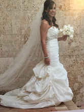 Load image into Gallery viewer, Kenneth Pool &#39;Rochelle&#39; - Kenneth Pool - Nearly Newlywed Bridal Boutique - 4
