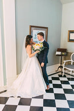 Load image into Gallery viewer, Watters &#39;Wtoo&#39; size 0 used wedding dress side view on bride
