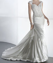 Load image into Gallery viewer, Demetrios &#39;Sensualle&#39; - Demetrios - Nearly Newlywed Bridal Boutique - 3
