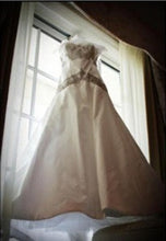 Load image into Gallery viewer, Kenneth Pool &#39;Glissade&#39; - Kenneth Pool - Nearly Newlywed Bridal Boutique - 4

