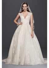 Load image into Gallery viewer, Oleg Cassini &#39;V Neck&#39; size 4 new wedding dress front view on model
