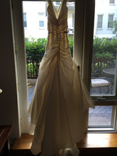 Load image into Gallery viewer, Jim Hjelm Couture Blush &#39;IVY&#39; - Jim Hjelm - Nearly Newlywed Bridal Boutique - 4
