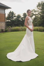 Load image into Gallery viewer, Cristiano Lucci &#39;12937&#39; size 4 used wedding dress side view on bride
