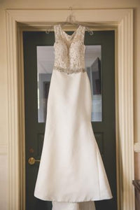Cristiano Lucci '12937' size 4 used wedding dress front view on hanger