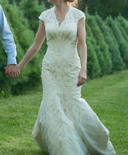 Load image into Gallery viewer, Matthew Christopher &#39;Sophia&#39; size 0 used wedding dress size 0 used wedding dress front view on bride
