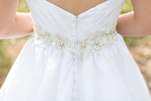 Load image into Gallery viewer, Allure Bridals &#39;8969&#39; size 4 used wedding dress back view on bride
