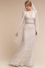 Load image into Gallery viewer, BHLDN &#39;Cheyenne&#39; size 0 new wedding dress front view on bride
