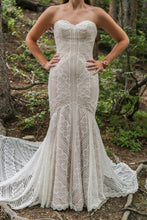 Load image into Gallery viewer, Wtoo &#39;Betty&#39; size 2 used wedding dress front view on bride
