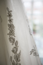 Load image into Gallery viewer, Maggie Sottero &#39;Luna&#39; size 6 used wedding dress view of trim

