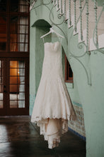 Load image into Gallery viewer, Rosa Clara &#39;Romantic&#39; size 0 used wedding dress front view on hanger
