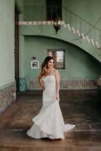 Load image into Gallery viewer, Rosa Clara &#39;Romantic&#39; size 0 used wedding dress front view on bride
