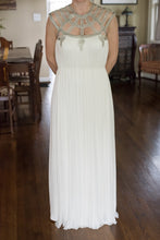 Load image into Gallery viewer, Catherine Deane &#39;Mona&#39; size 8 sample wedding dress front view on bride
