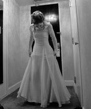 Load image into Gallery viewer, Custom &#39;Juliet&#39; size 2 used wedding dress front view on bride
