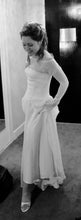 Load image into Gallery viewer, Custom &#39;Juliet&#39; size 2 used wedding dress side view on bride
