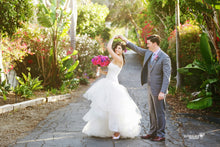 Load image into Gallery viewer, Monique Lhuillier &#39;Rapture&#39; - Monique Lhuillier - Nearly Newlywed Bridal Boutique - 9
