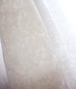 Vera Wang 'Hannah' size 0 used wedding dress view of fabric