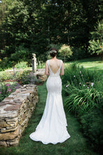 Load image into Gallery viewer, Mikaella &#39;2016&#39; size 4 used wedding dress back view on bride
