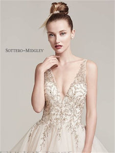 Sottero and Midgley 'Amelie' size 8 new wedding dress front view close up on model