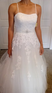 Venus 'AT4562' size 6 new wedding dress front view on bride