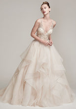 Load image into Gallery viewer, Sottero and Midgley &#39;Amelie&#39; size 8 new wedding dress front view on model
