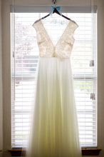 Load image into Gallery viewer, Daalarna &#39;FLW953B&#39; size 6 used wedding dress front view on hanger
