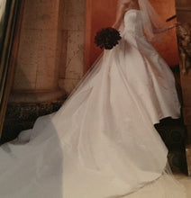 Load image into Gallery viewer, Daisy Tarsi &#39;Custom&#39; - Daisy tarsi - Nearly Newlywed Bridal Boutique - 1
