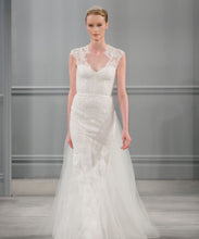 Load image into Gallery viewer, Monique Lhuillier &#39;Harper&#39; - Monique Lhuillier - Nearly Newlywed Bridal Boutique - 3
