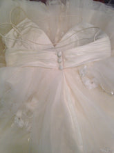 Load image into Gallery viewer, Wtoo &#39;Oriana&#39; - Wtoo - Nearly Newlywed Bridal Boutique - 3
