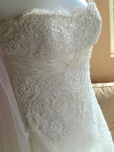 Load image into Gallery viewer, Manuel Mota &#39;Tunez&#39; - Manuel Mota - Nearly Newlywed Bridal Boutique - 4
