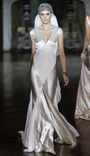 Load image into Gallery viewer, Johanna Johnson &#39;Hendricks&#39; size 6 used wedding dress front view on model
