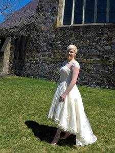 House of Mooshki 'Bespoke Alice' size 12 new wedding dress side view on bride