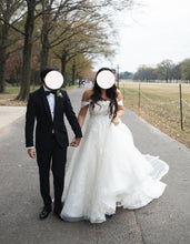 Load image into Gallery viewer, Pronovias &#39;Mambo&#39;
