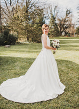 Load image into Gallery viewer, Allure Bridals &#39;3056&#39;
