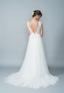 Lis Simon 'Harlow' size 4 used wedding dress back view on model