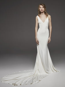 Pronovias 'Hispalis' size 8 used wedding dress front view on model