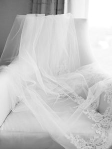 Romona Keveza 'L5100' size 8 used wedding dress view of veil