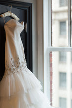 Load image into Gallery viewer, Badgley Mischka &#39;Ruth&#39; size 4 used wedding dress side view on hanger
