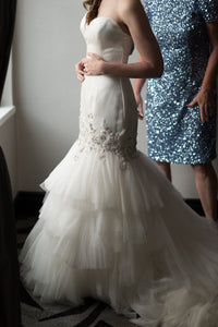 Badgley Mischka 'Ruth' size 4 used wedding dress side view on bride