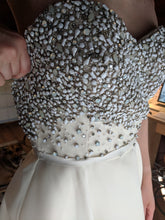 Load image into Gallery viewer, Naeem Khan &#39;Venice&#39; size 10 new wedding dress front view of bodice
