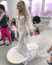 Load image into Gallery viewer, Pnina Tornai &#39;Lace&#39; size 4 new wedding dress side view on bride
